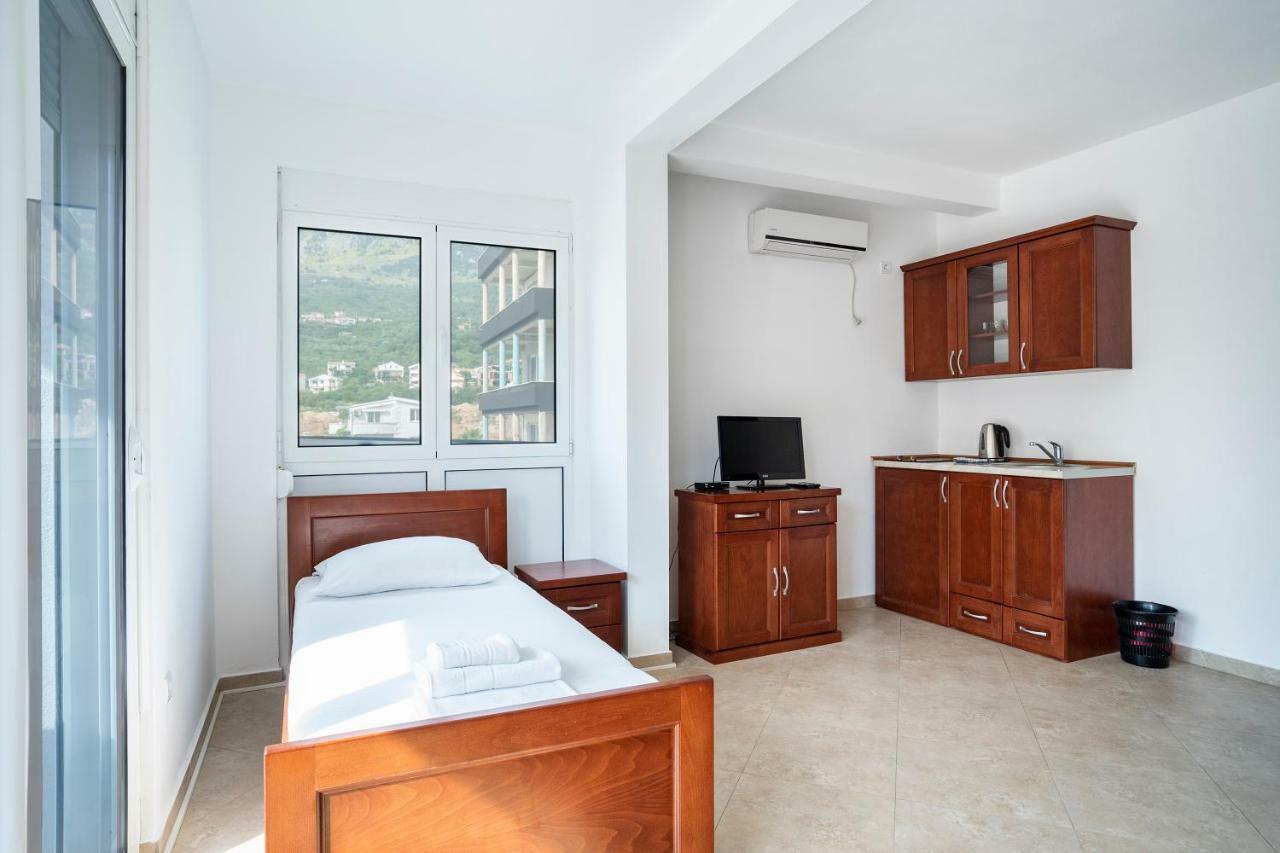 Apartments Vila A1 Dobra Voda Exterior foto