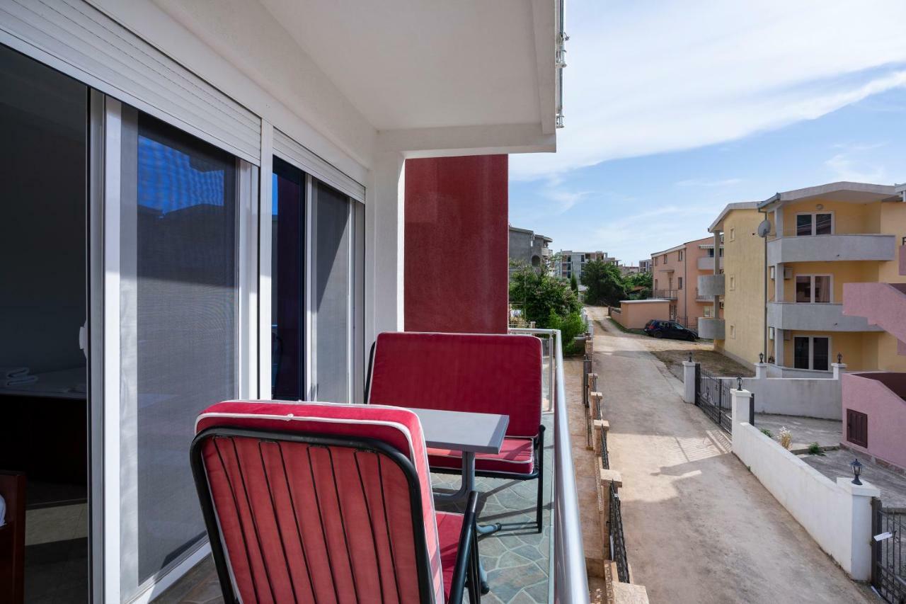 Apartments Vila A1 Dobra Voda Exterior foto